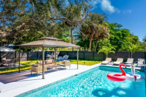 When in Naples!!! Pool Villa-Attached, 3 miles to the Beach